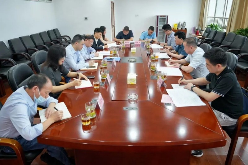 湖南省供銷合作總社黨組書記、理事會主任周曉理調研公司并主持召開座談會